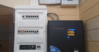 Установка и подключение стабилизаторов напряжения от 560 руб в Белорецке - ЭлектроБлр